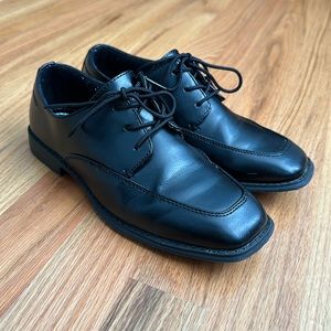 EUC Boys Dress shoes